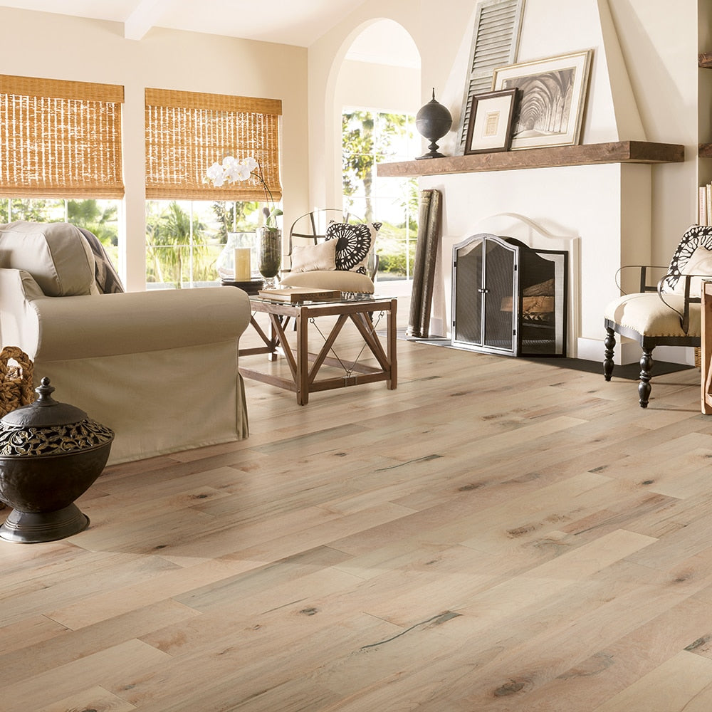 Bruce (Sample) Nature of Wood Pale White Maple Engineered Smooth/Traditional Hardwood Flooring
