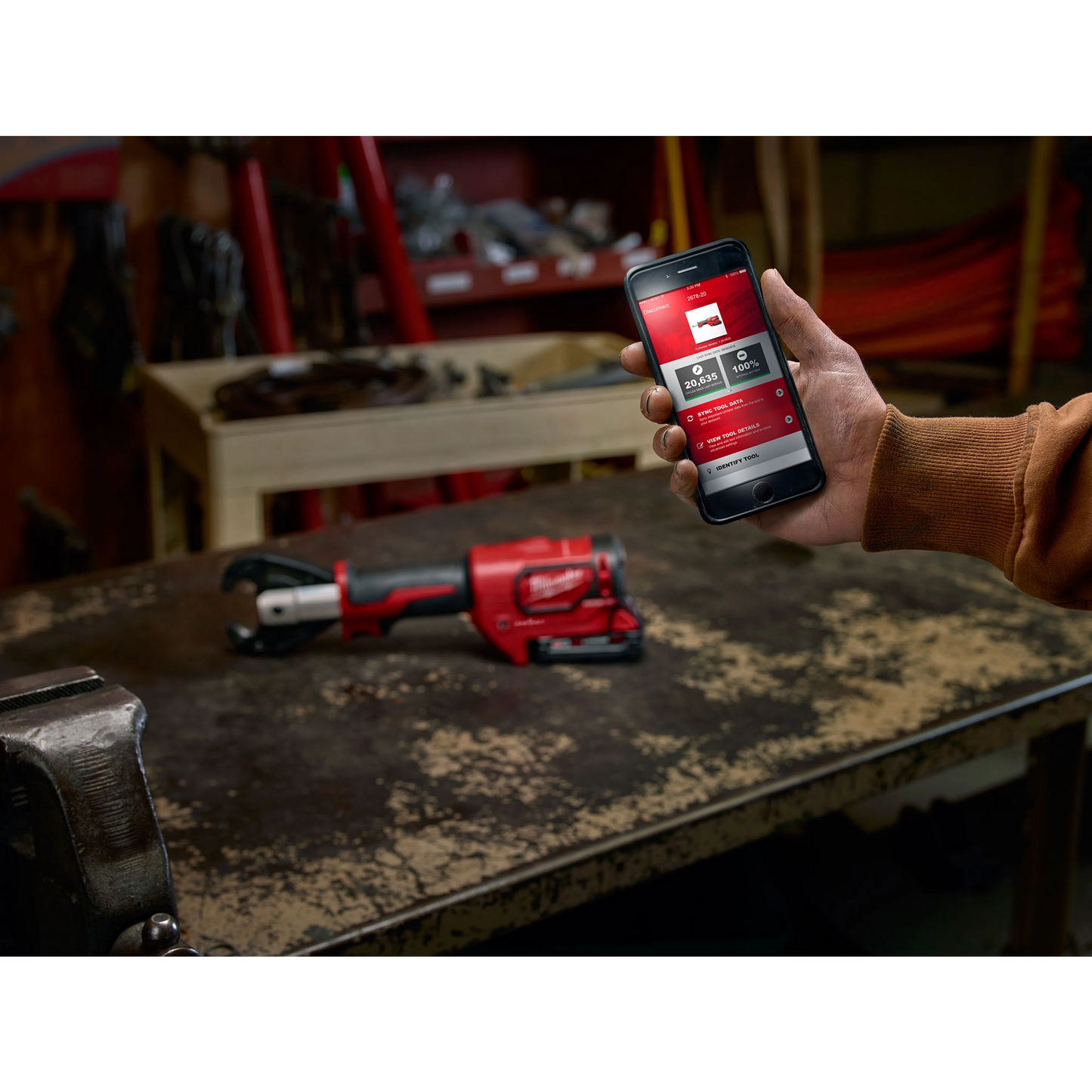 Milwaukee M18 18V Lithium-Ion Cordless FORCE LOGIC 600 MCM Crimper Kit with 600 MCM Copper U-Style Die Kit