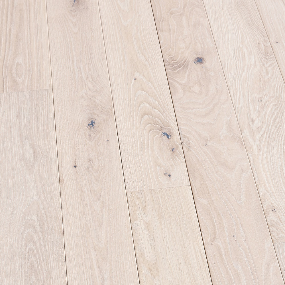 Villa Barcelona French oak Ivory hardwood flooring — surface grain detail