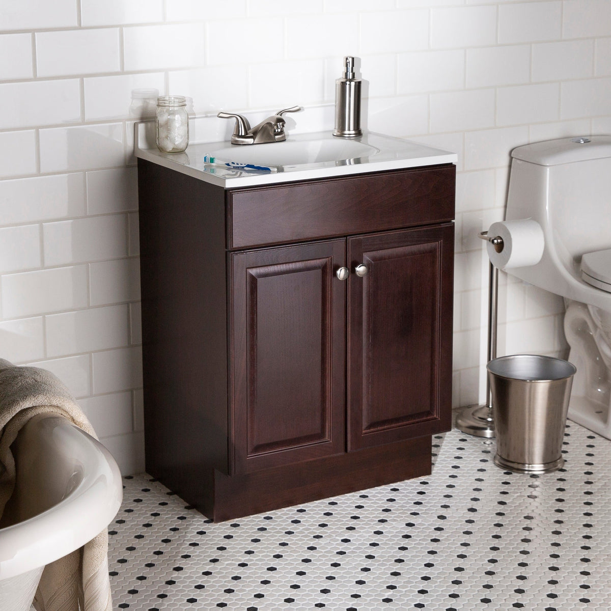 Project Source 24.5-in Java Single Sink Bathroom Vanity with White Cultured Marble Top