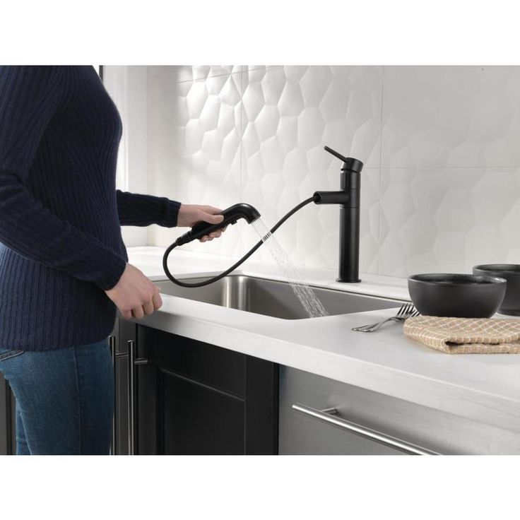 Delta Trinsic Matte Black 1-Handle Deck-Mount Pull-Out Handle Kitchen Faucet