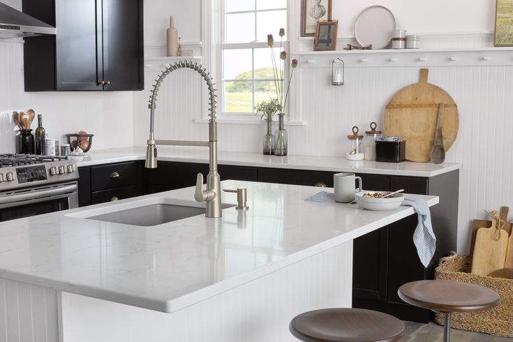 Moen Edwyn Spot Resist Stainless 1-Handle Deck Mount Pull-Down Handle/Lever Commercial/Residential Kitchen Faucet (Deck Plate Included)