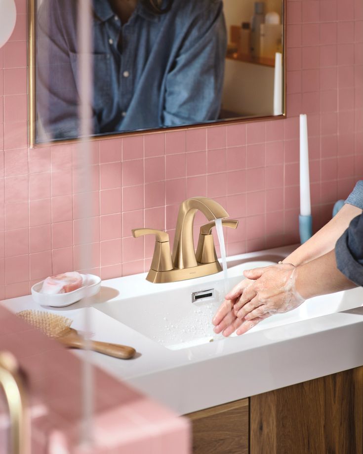 Moen Lindor Spot Resist Brushed Nickel 2-handle 4-in Centerset WaterSense Bathroom Sink Faucet with Drain