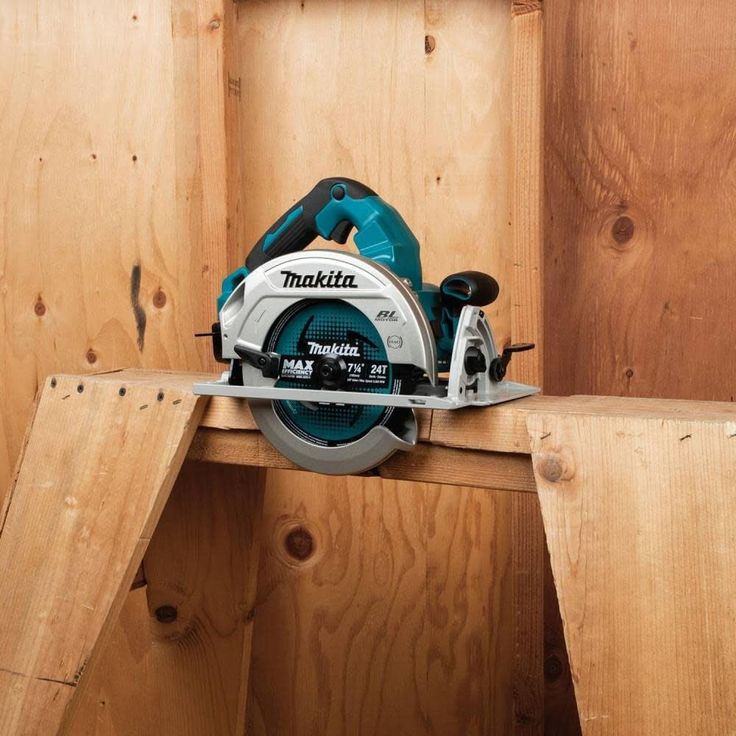 18-Volt X2 LXT (36-Volt) Brushless Cordless 7-1/4 in. Circular Saw Kit 5.0Ah with Bonus 18V LXT Battery Pack 5.0Ah