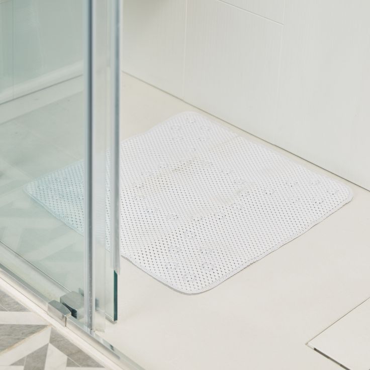 Style Selections 21-in x 21-in Polyester Shower Stall Mat