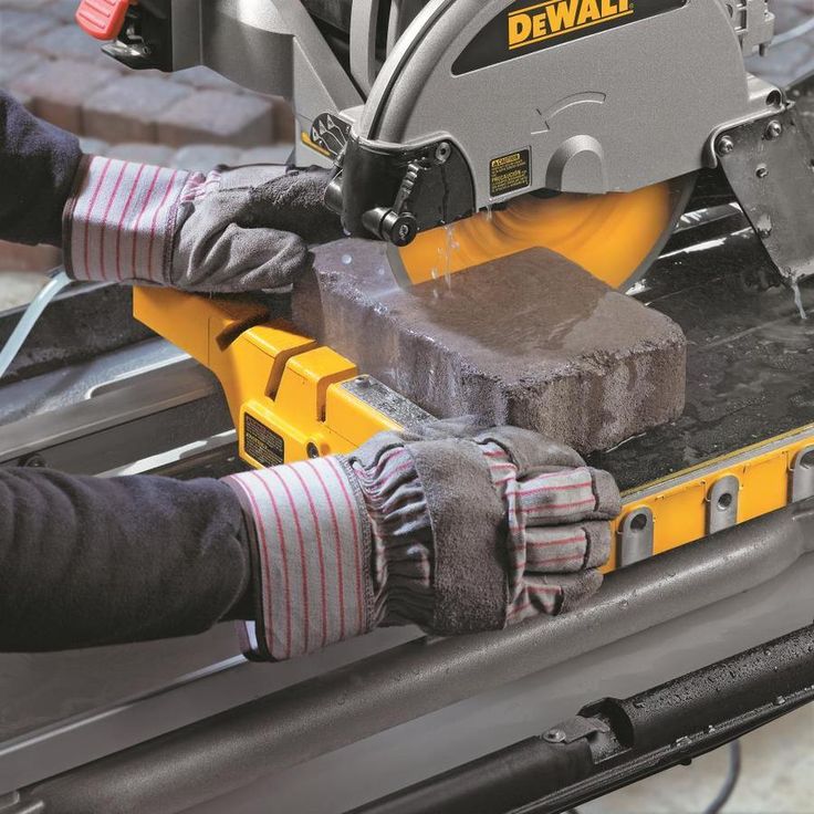 DEWALT 10-in 15-Amp Wet Tabletop Sliding Table Tile Saw