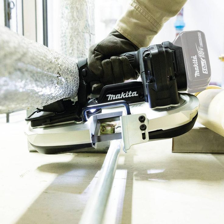 18-Volt LXT Lithium-Ion Sub-Compact Brushless Cordless Band Saw (Tool-Only)