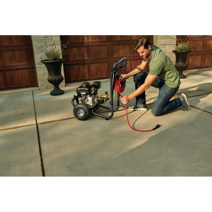 BRIGGS 3300 PSI 2.5 GPM Cold Water Gas Pressure Washer with Horizontal Shaft Briggs CR950 OHV Engine and Triplex Pump