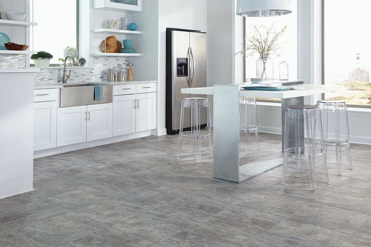 Style Selections Castaway 4-mil x 18-in W x 18-in L Groutable Water Resistant Peel and Stick Luxury Vinyl Tile Flooring