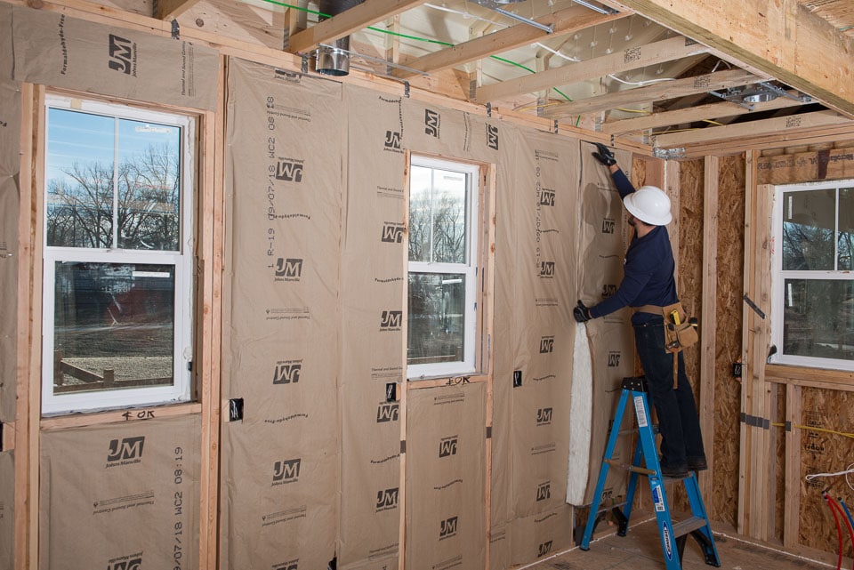 Johns Manville R-15 Kraft-Faced Fiberglass Batt Insulation, 103.97-sq ft Coverage (23 in W x 93 in L) – K1232S