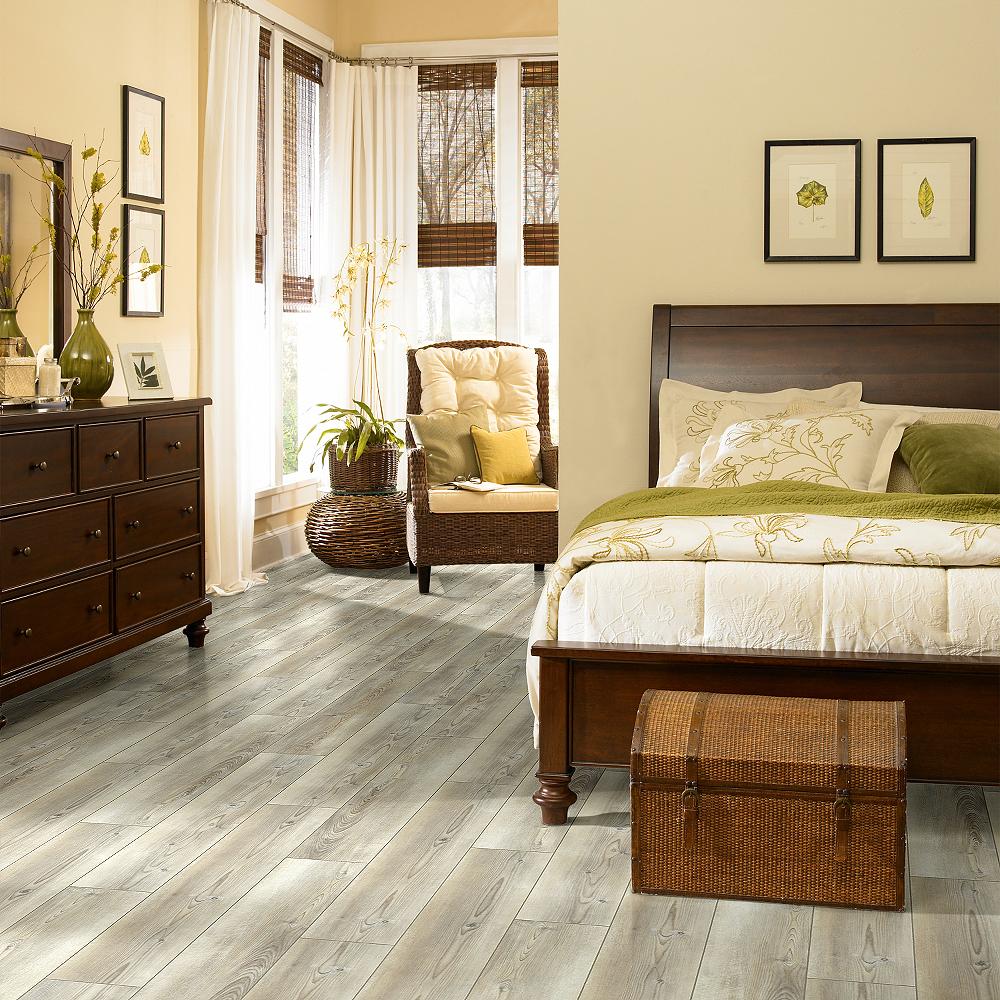 Shaw Prismatic Plus Glacier Pine 7-in Wide x 5-1/2-mm Thick Waterproof Luxury Vinyl Plank Flooring (18.91-sq ft)
