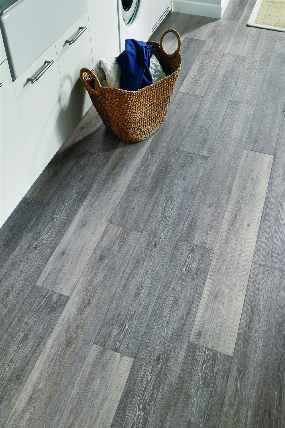 Armstrong Flooring Luxe w/ Rigid Core Chateau Gray 7-in W x 48-in L x 8-mm T Waterproof Interlocking Luxury Vinyl Plank Flooring, 20-mil Wear Layer (28.52-sq ft/carton)