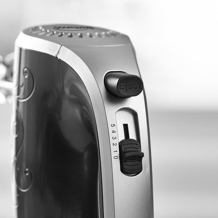 brentwood Cord 5-Speed Black Hand Mixer