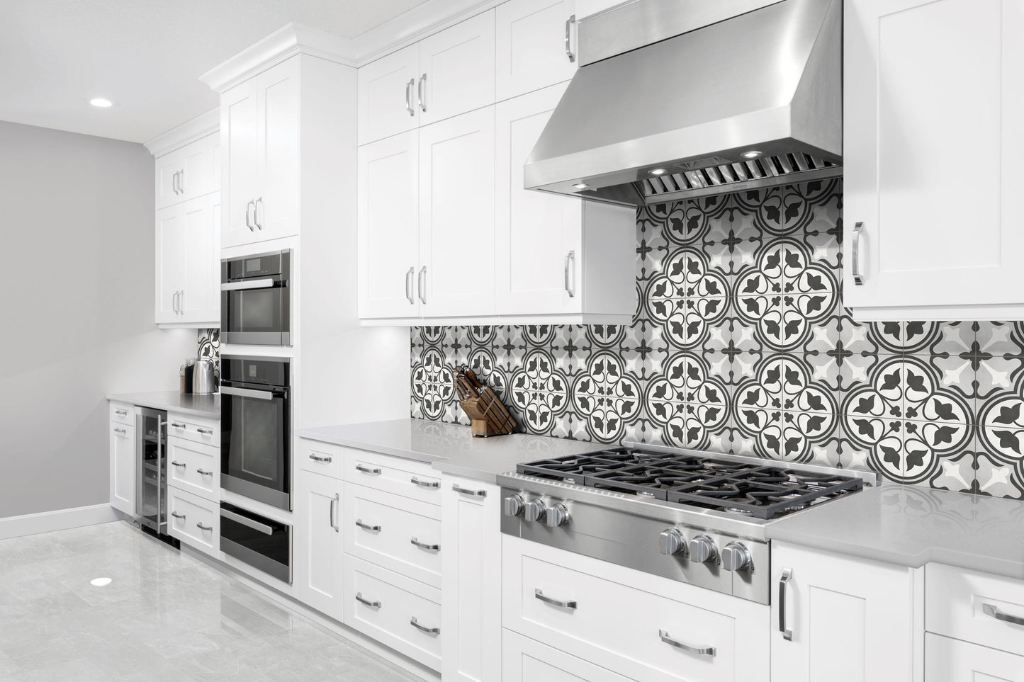 Satori Nouveau Flora Deco 8-in x 8-in Matte Porcelain Encaustic Floor and Wall Tile (0.43-sq. ft/ Piece)