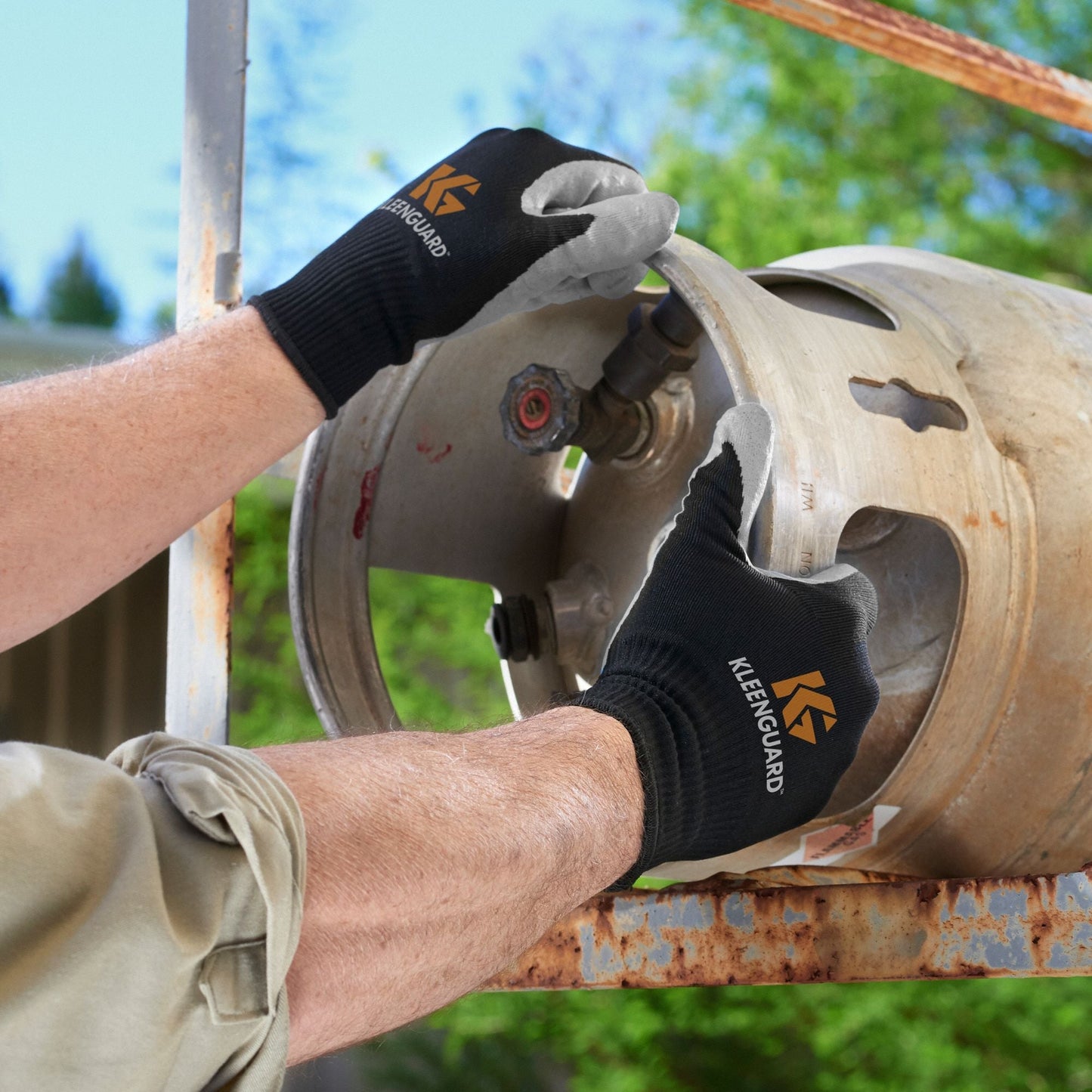 KLEENGUARD G40 Polyurethane Coated Gloves - XL, 60 Pack