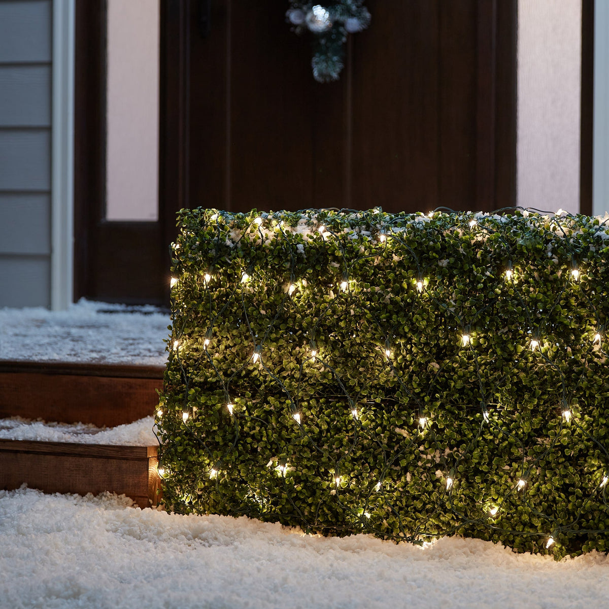 GE String-A-Long 6-ft x 4-ft Constant White Incandescent Mini Plug-In Christmas Net Lights