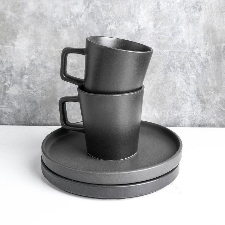 32-Piece Modern Black Matte Stoneware Dinnerware Set (Set for 8)