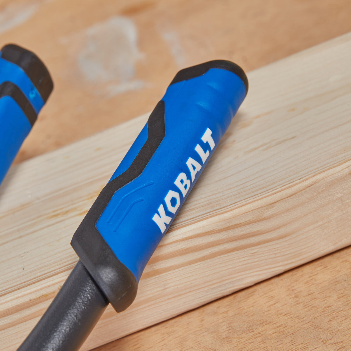 Kobalt 14-in Bolt Cutters, Cr-Mo Steel Jaws, 14 in Handle
