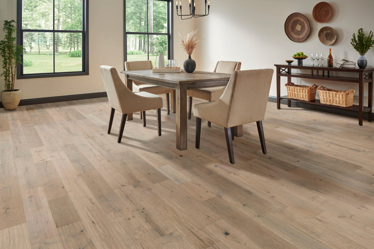 Bruce America's Best Choice Breezy Gray White Oak 6-1/2-in W x 3/8-in T x Varying Length Handscraped Engineered Hardwood Flooring (32.11-sq ft / Carton)
