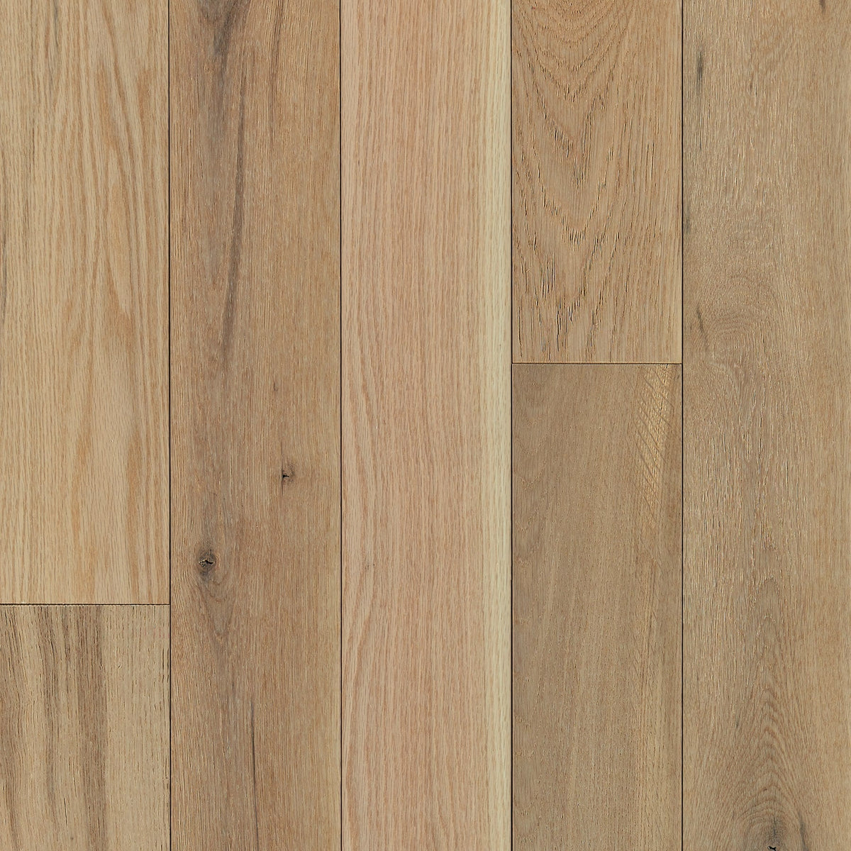 Bruce America's Best Choice Dune Trail White Oak 5-in W x 3/4-in T x Varying Length Wirebrushed Solid Hardwood Flooring (23.5-sq ft / Carton)