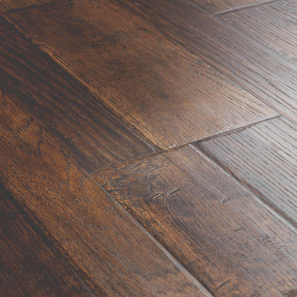 Pergo Outlast+ Waterproof Weathered Grey Wood 10 mm T x 7.48 in. W x 54.33 in. L Laminate Flooring (16.93 sq. ft. / case)