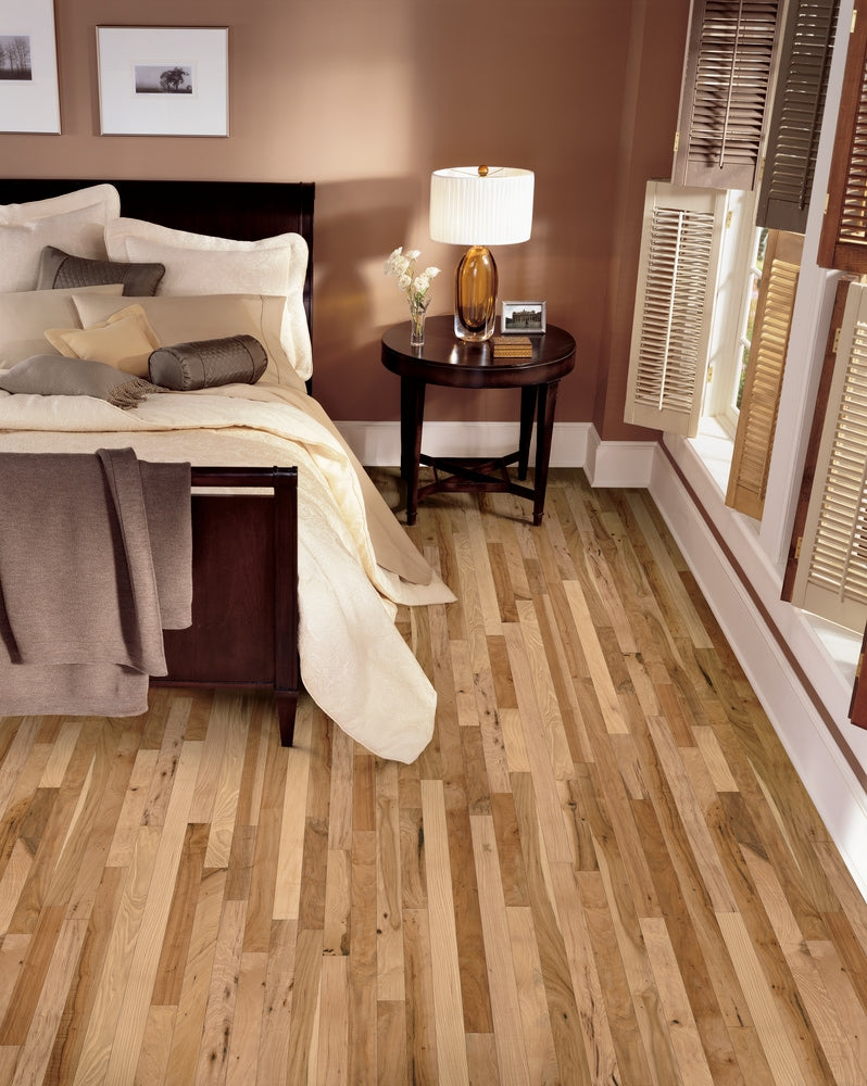 Bruce Frisco Country Hickory 2-1/4-in W x 3/4-in T x 84-in Smooth/Traditional Solid Hardwood Flooring (20-sq ft / Carton)