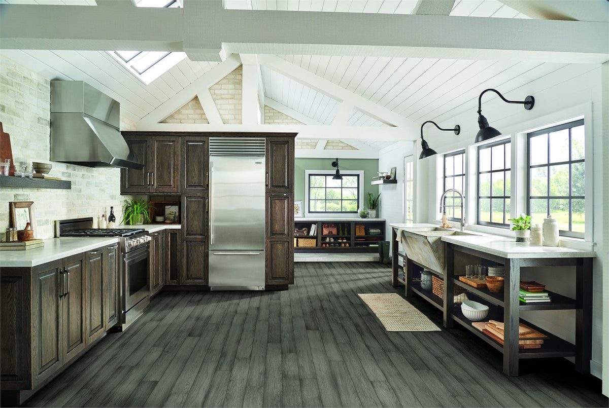 Bruce HYdropel Cool Gray Hickory 5-in W x 7/16-in T x 47-15/64-in Wirebrushed Engineered Hardwood Flooring (22.6-sq ft / Carton)