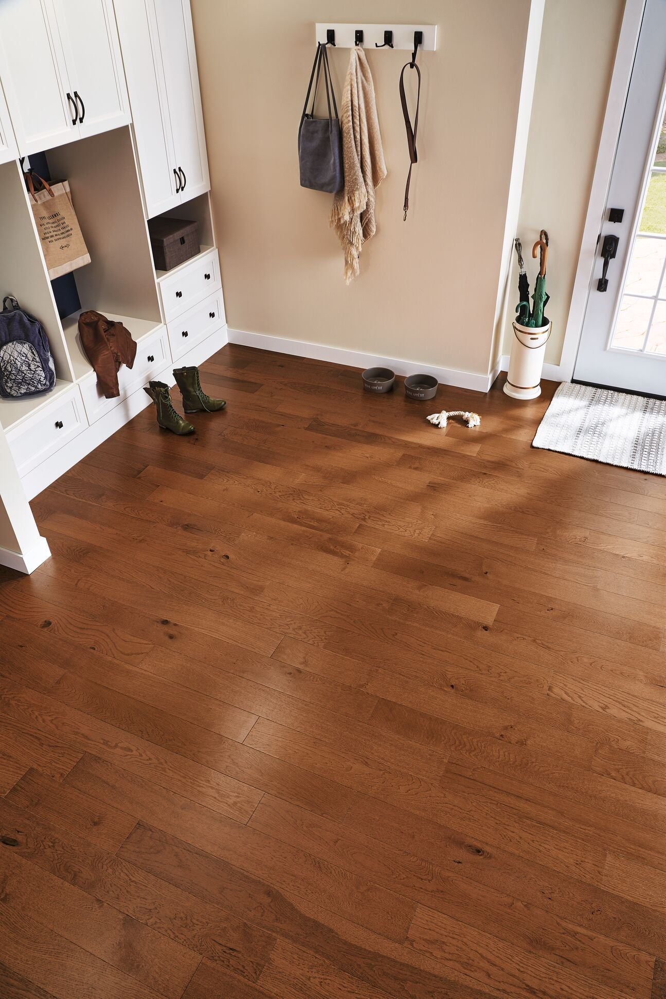 Bruce Oak Gunstock hardwood flooring — surface grain detail