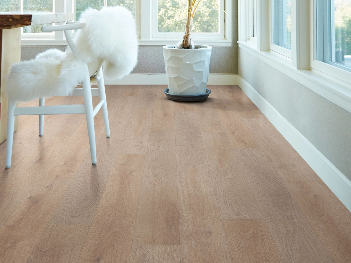 Shaw Brillance Plus Chateau Oak 7-in Wide x 7-mm Thick Waterproof Luxury Vinyl Plank Flooring (23.64-sq ft)