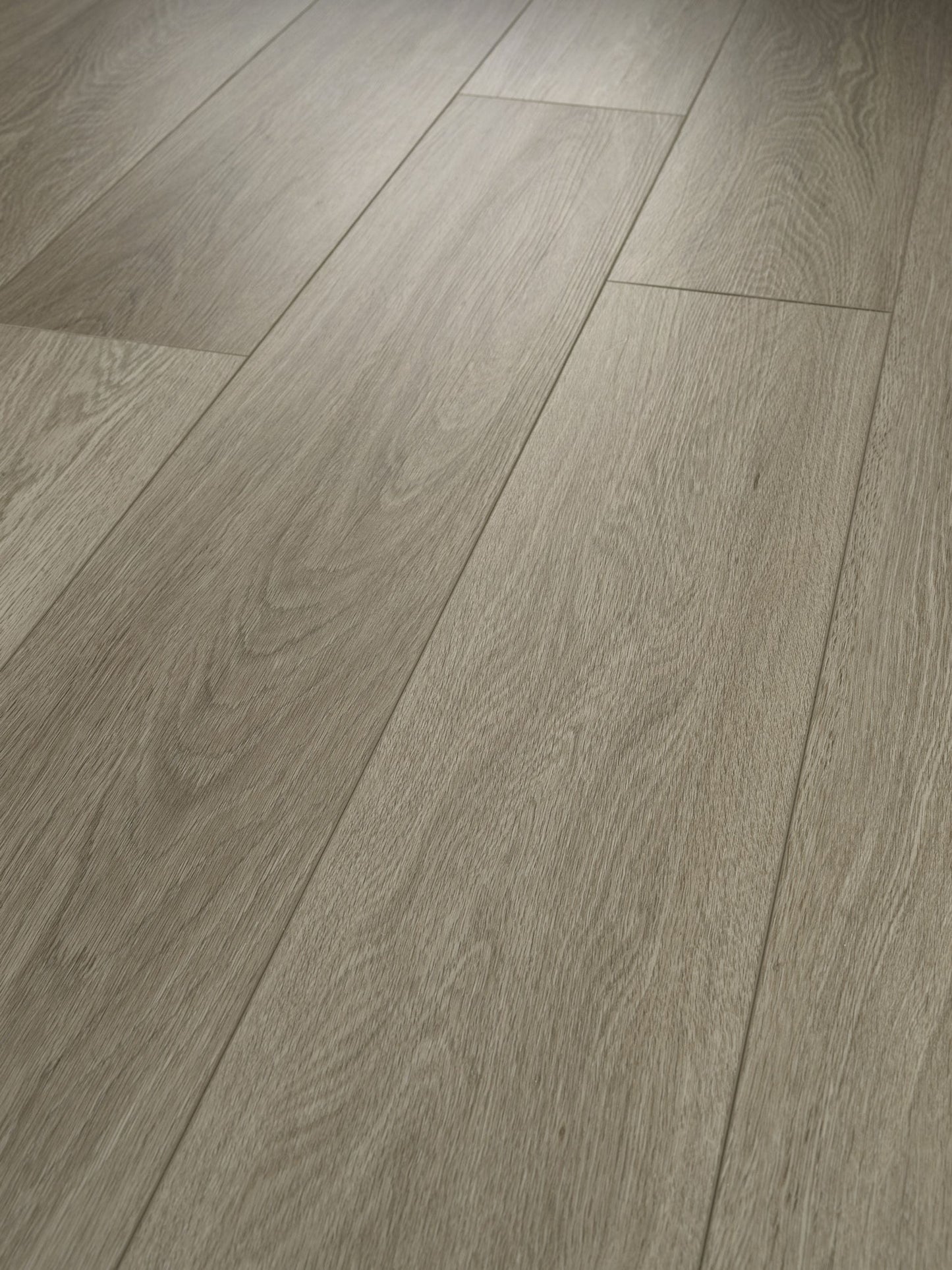 Shaw Brillance Plus President Oak Gray 12-mil x 7-in W x 48-in L Waterproof Interlocking Luxury Vinyl Plank Flooring (23.64-sq ft/ Carton)
