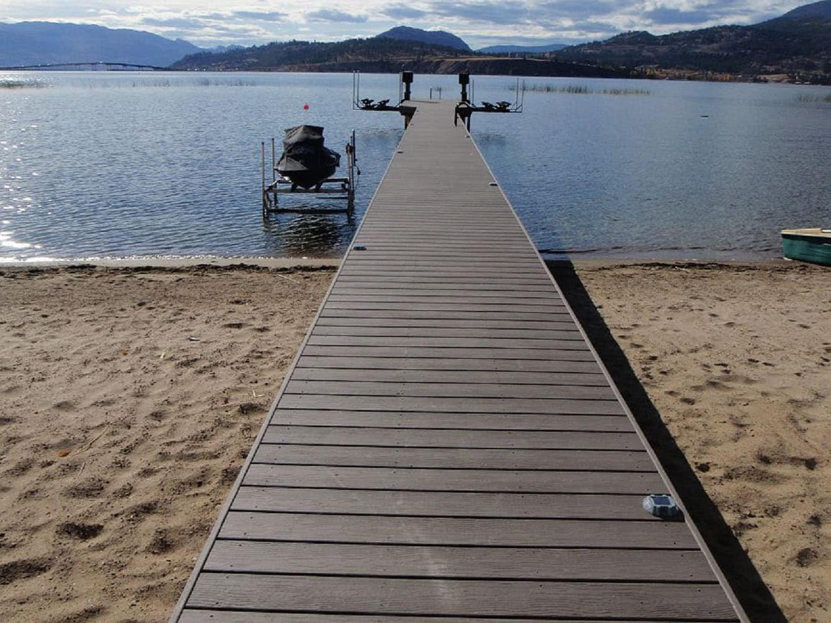 MoistureShield Vantage  1-in x 6-in x 20-ft Cape Cod Gray Grooved Composite Deck Board