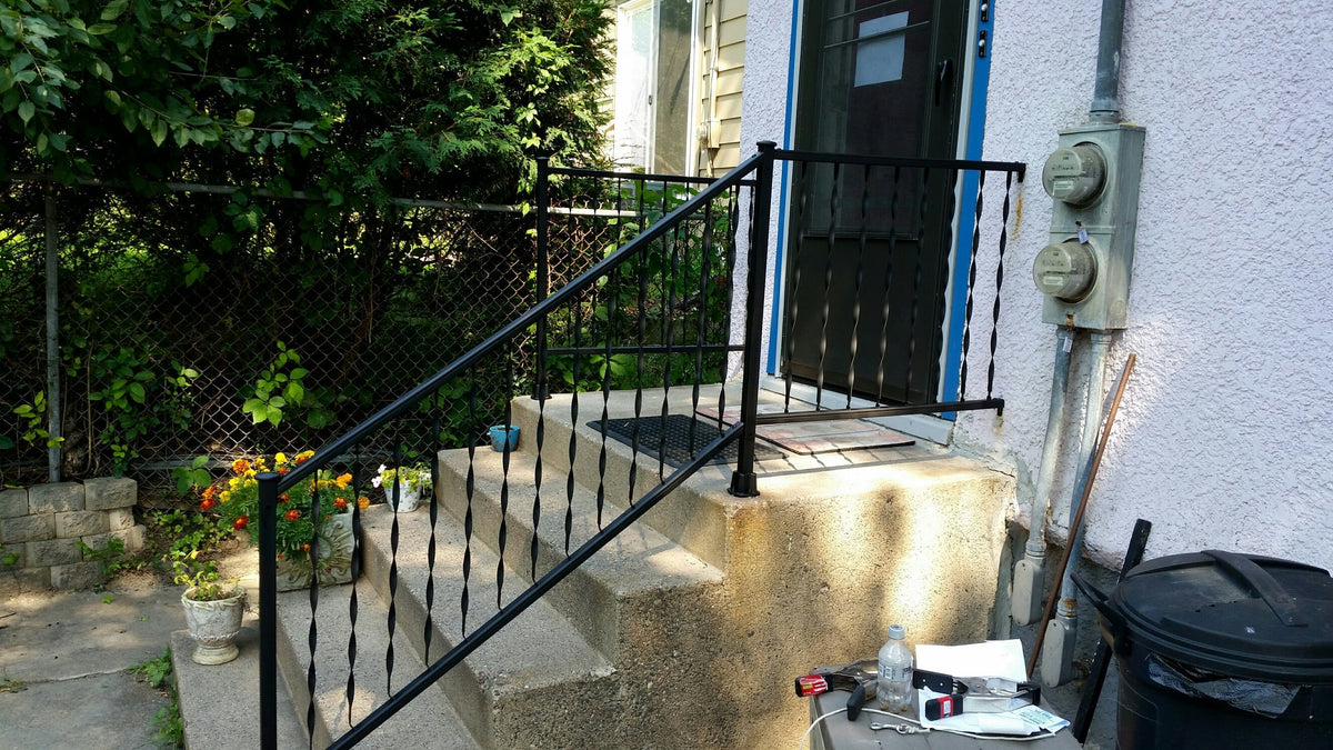 Gilpin Windsor 1.25-in x 1.25-in x 3-ft Black Metal Deck Post