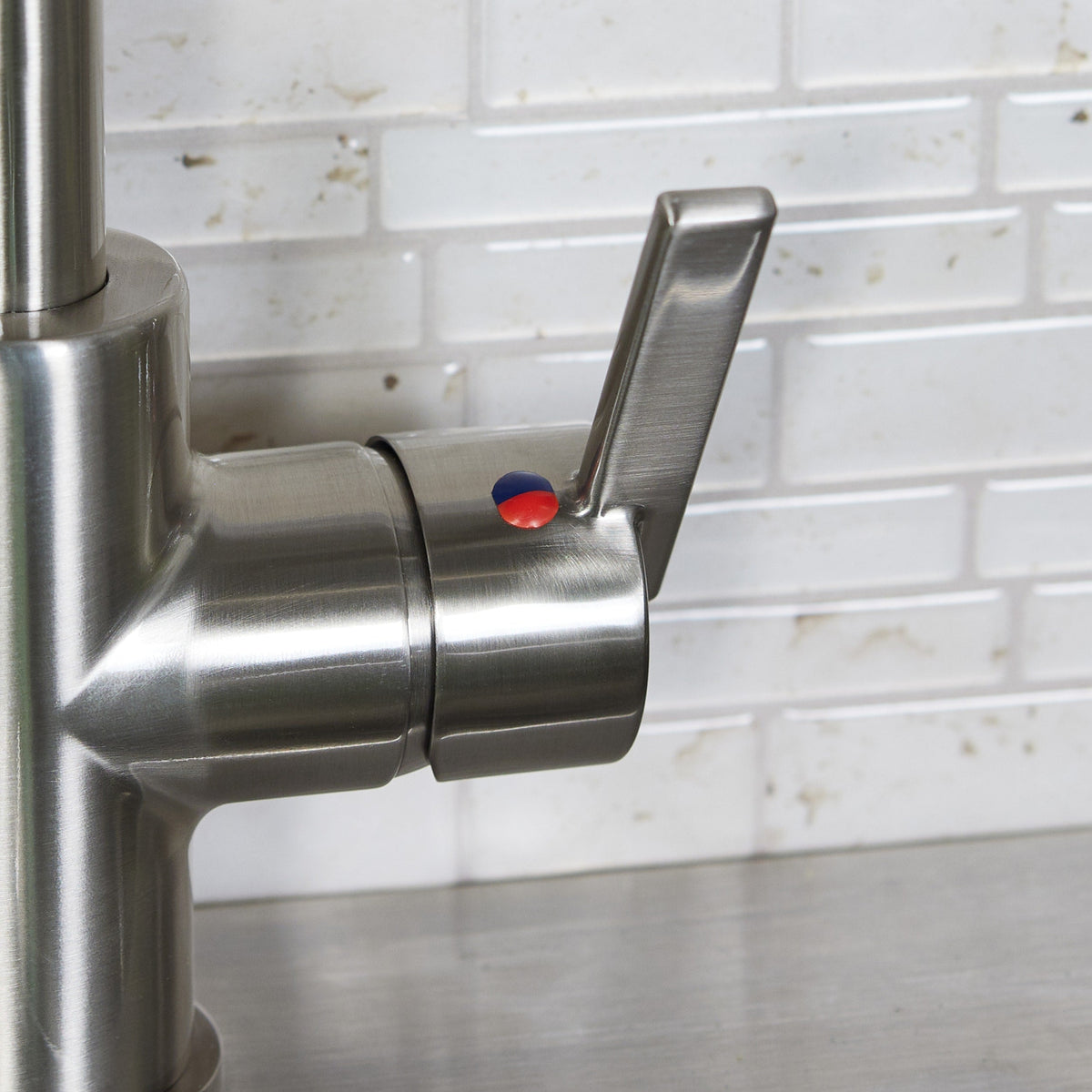 Project Source Brushed Nickel 1-Handle Deck-Mount Pull-Down Kitchen Faucet with Deck Plate