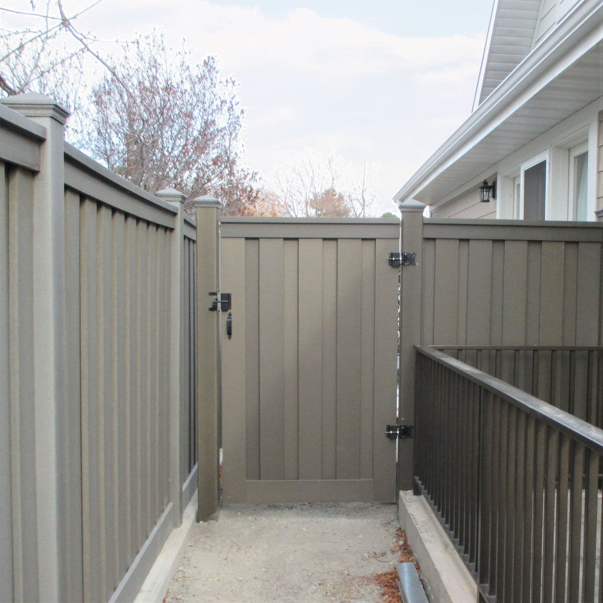 Trex Fencing Seclusions 6-ft H x 4-ft W Winchester Grey Residential Composite Fence Gate with Hardware