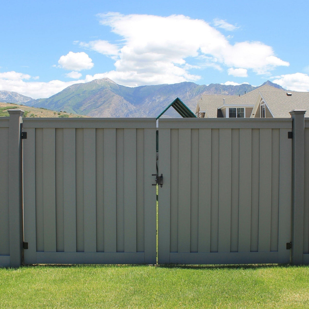 Trex Fencing Seclusions 6-ft H x 8-ft W Winchester Grey Residential Composite Fence Gate with Hardware