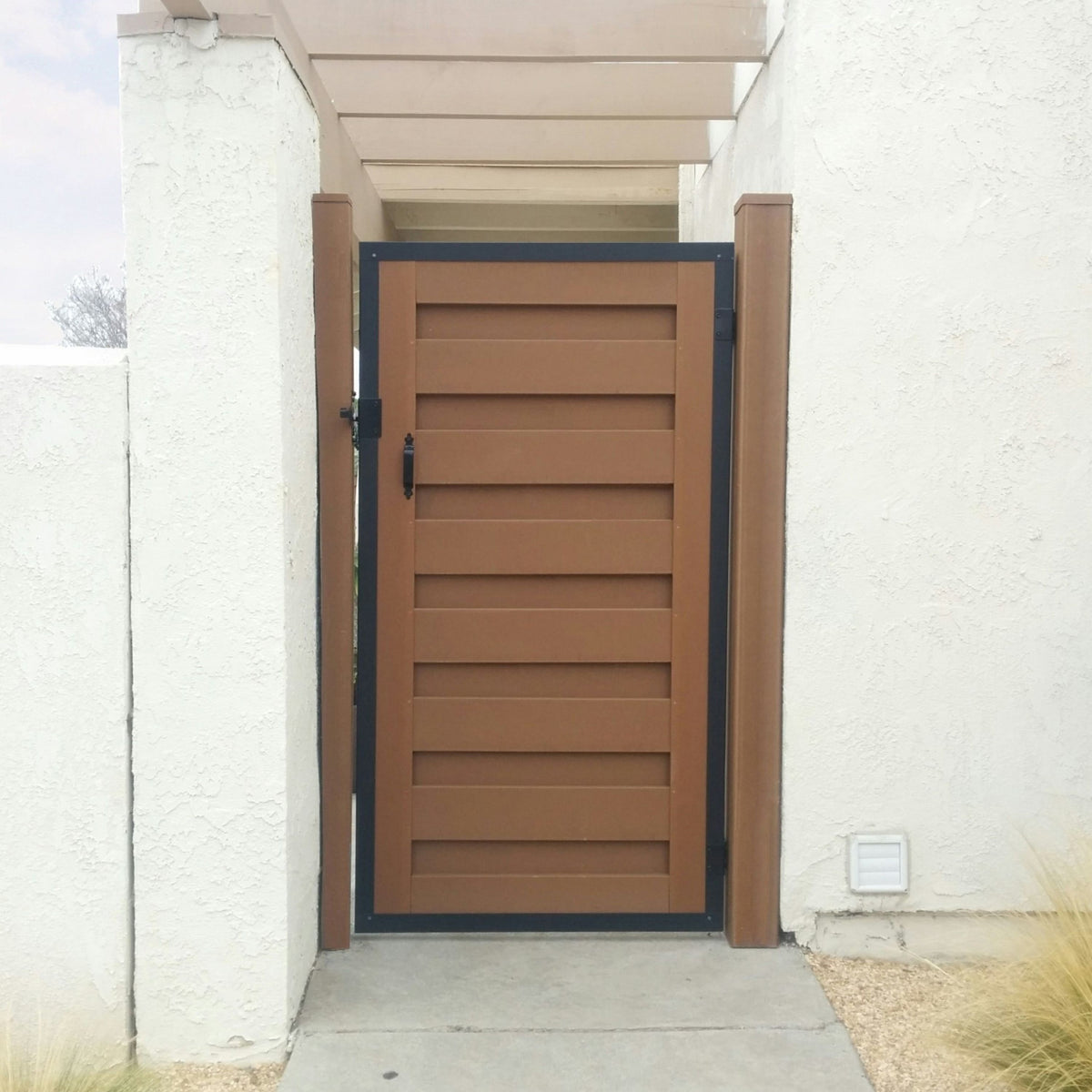 Trex Fencing Horizons 6-ft H x 4-ft W Saddle Residential Composite Fence Gate with Hardware