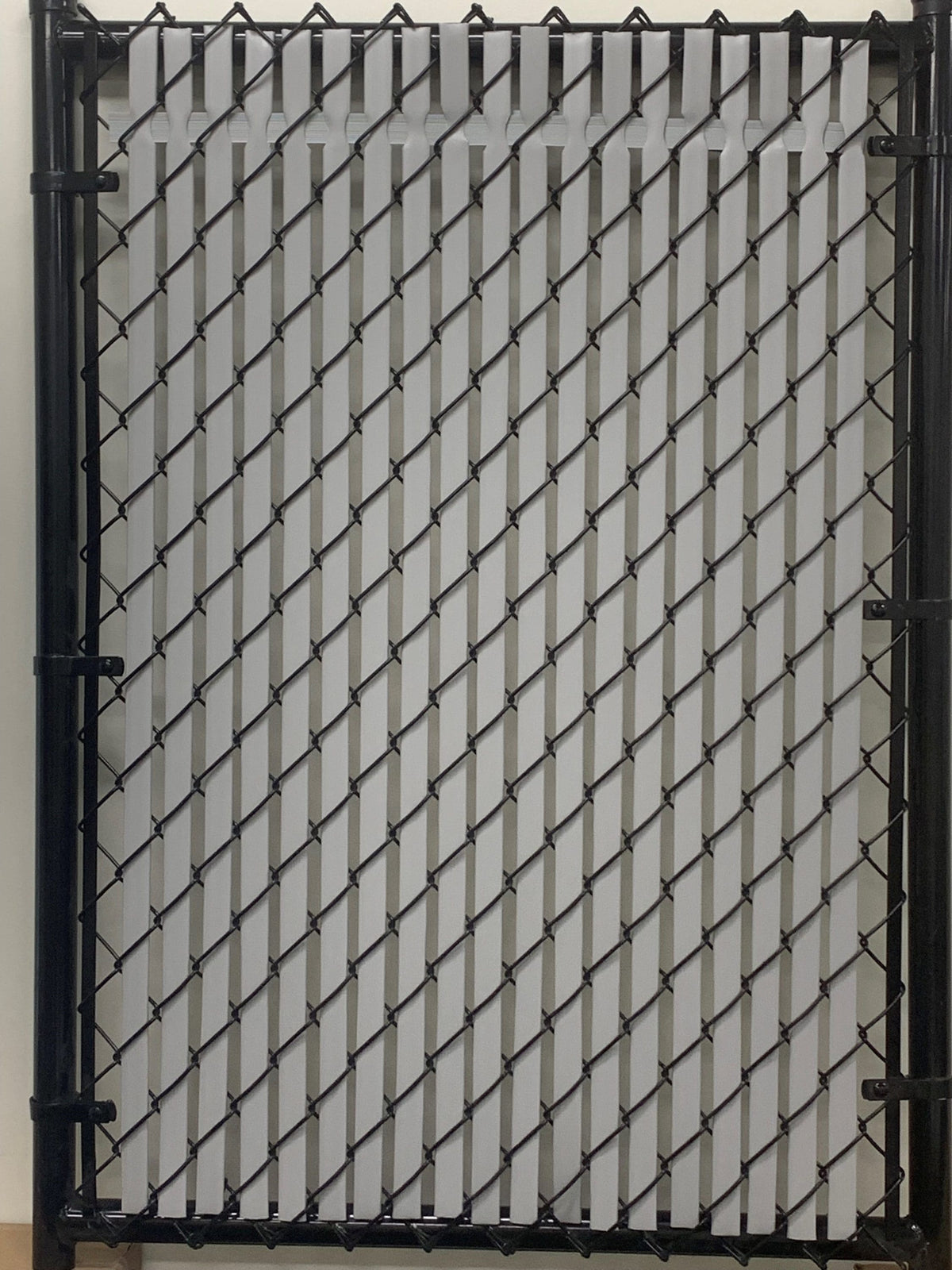 Pexco 4-ft H x 1-in W Gray Hdpe Chain Link Fence Slat 82-Pack
