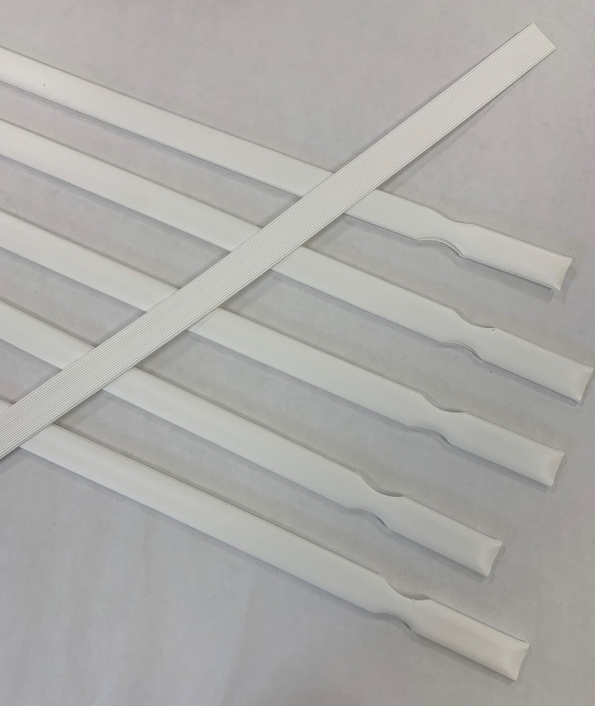 Pexco 8-ft H x 1-in W White Hdpe Chain Link Fence Slat 82-Pack