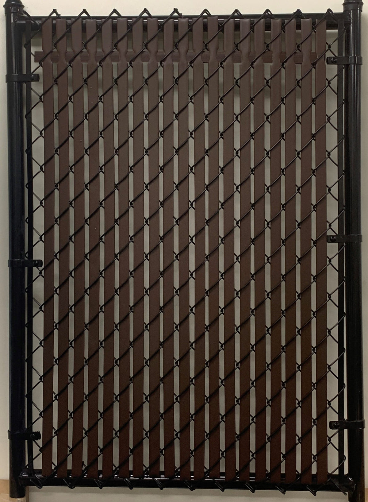 Pexco 8-ft H x 1-in W Brown Polyethelene Privacy Chain Link Fence Slat 82-Pack