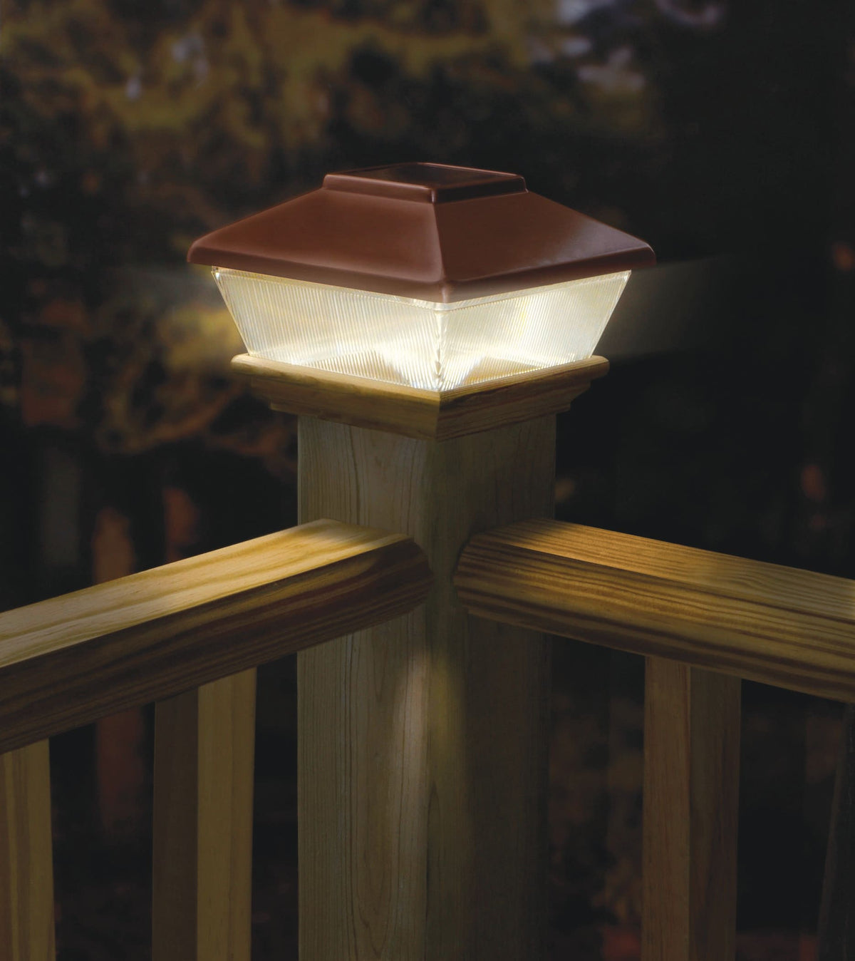 Deckorators 4-in x 4-in 5-Lumen 1-Watt Copper Solar LED Outdoor Post Cap Light (6500 K)