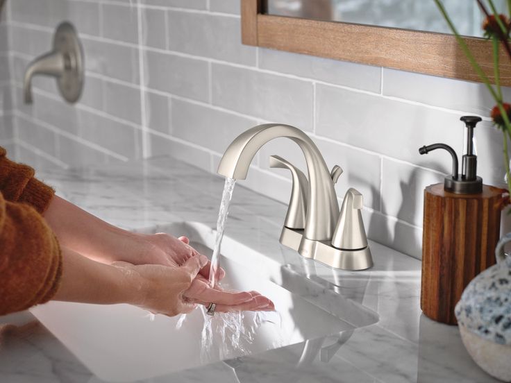 Moen Oxby Spot Resist Brushed Nickel 2-handle 4-in Centerset WaterSense Bathroom Sink Faucet with Drain