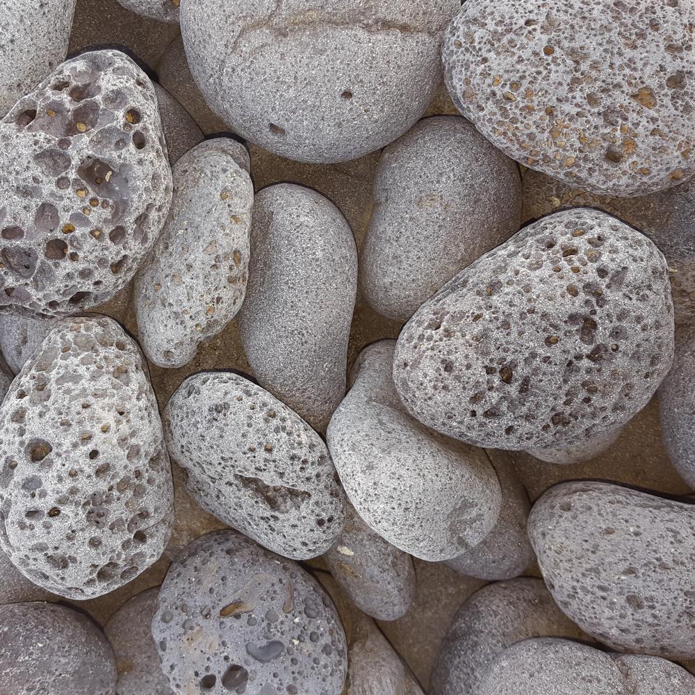Butler Arts 0.50 cu. ft. 40 lb. 2 in. to 3 in. Black Mexican Beach Lava Rock - Super Arbor