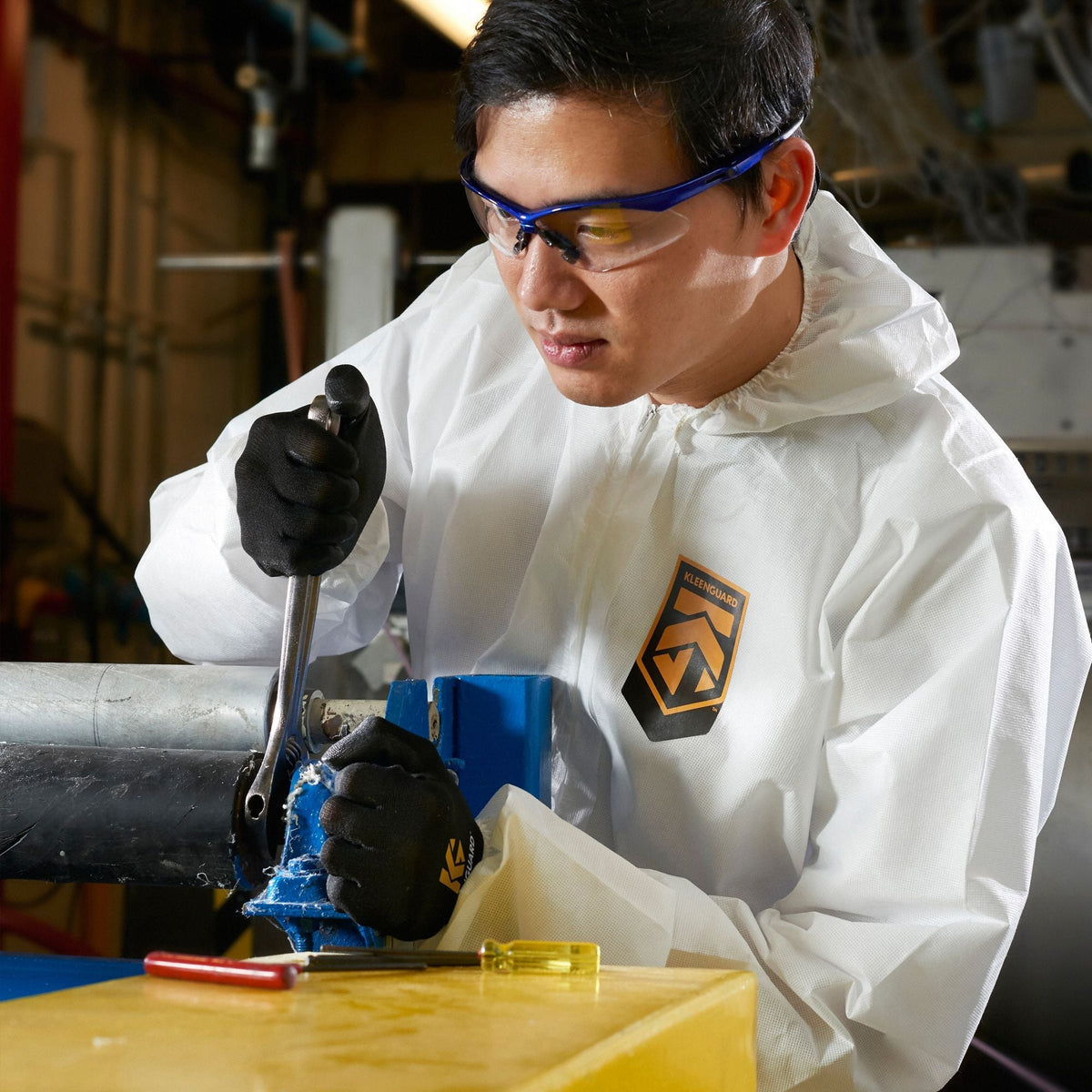 KLEENGUARD G40 Polyurethane Palm-Dipped Gloves, Size Medium, ANSI Abrasion Level 3