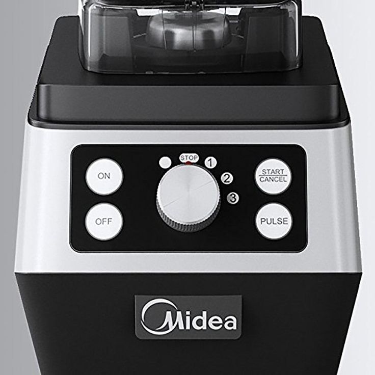 High Speed 68 oz. 3-Speed Black and Silver CyclonBlade Blender