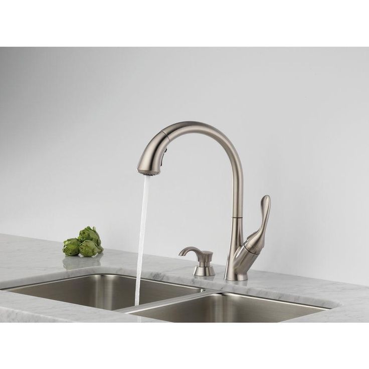 Delta Ashton Stainless 1-Handle Deck-Mount Pull-Down Handle Kitchen Faucet (Deck Plate Included)