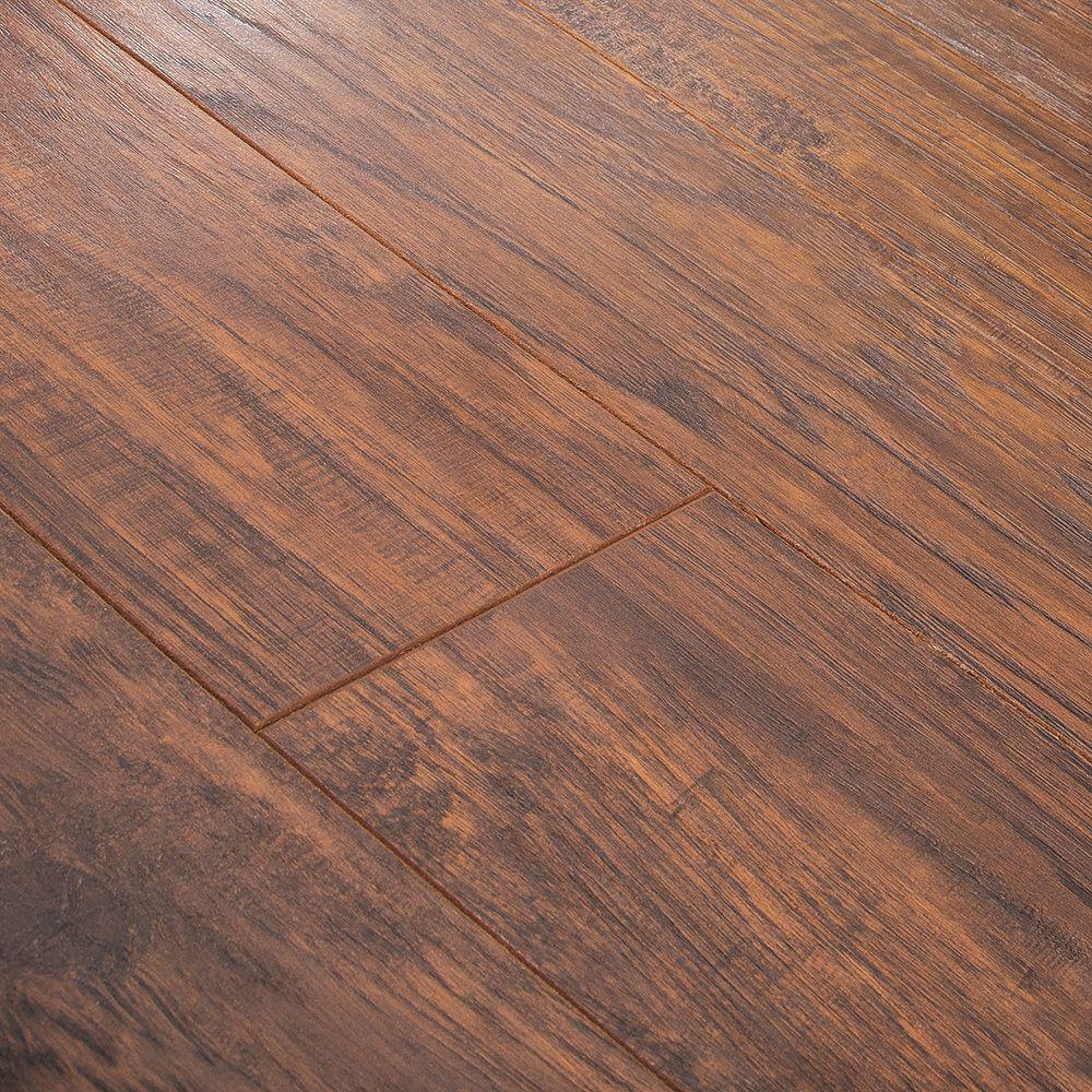 Pergo XP Hazelnut Hickory 8 mm T x 5.23 in. W x 47.24 in. L Laminate Flooring (18.9 sq. ft. / case)