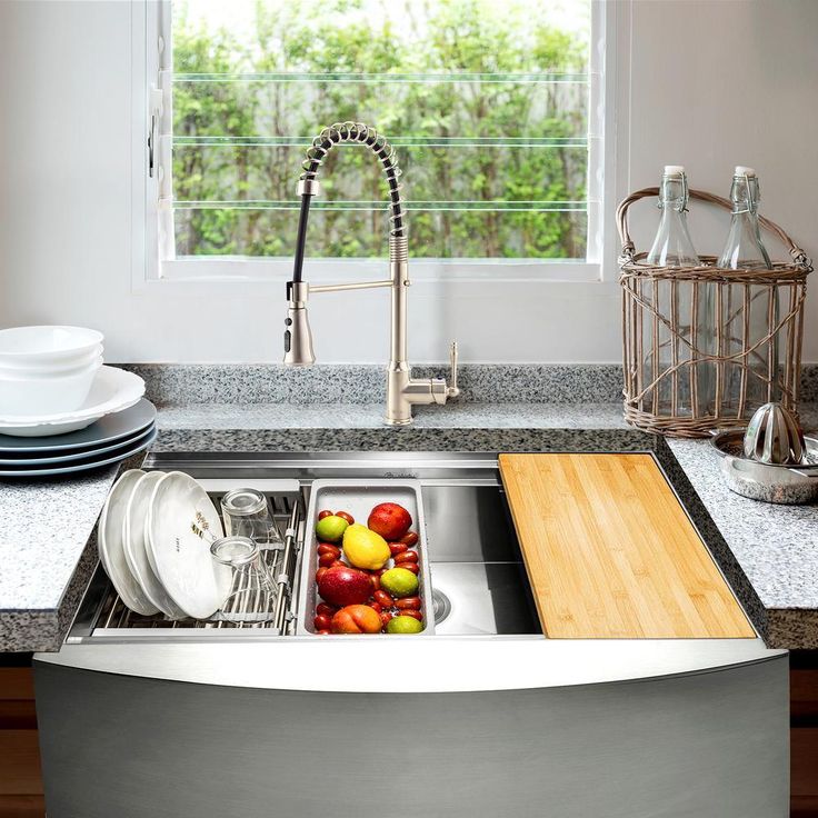Handcrafted All-in-One Apron Mount 33 in. x 22 in. x 9 in. Single Bowl Kitchen Sink in Stainless Steel with Accessories