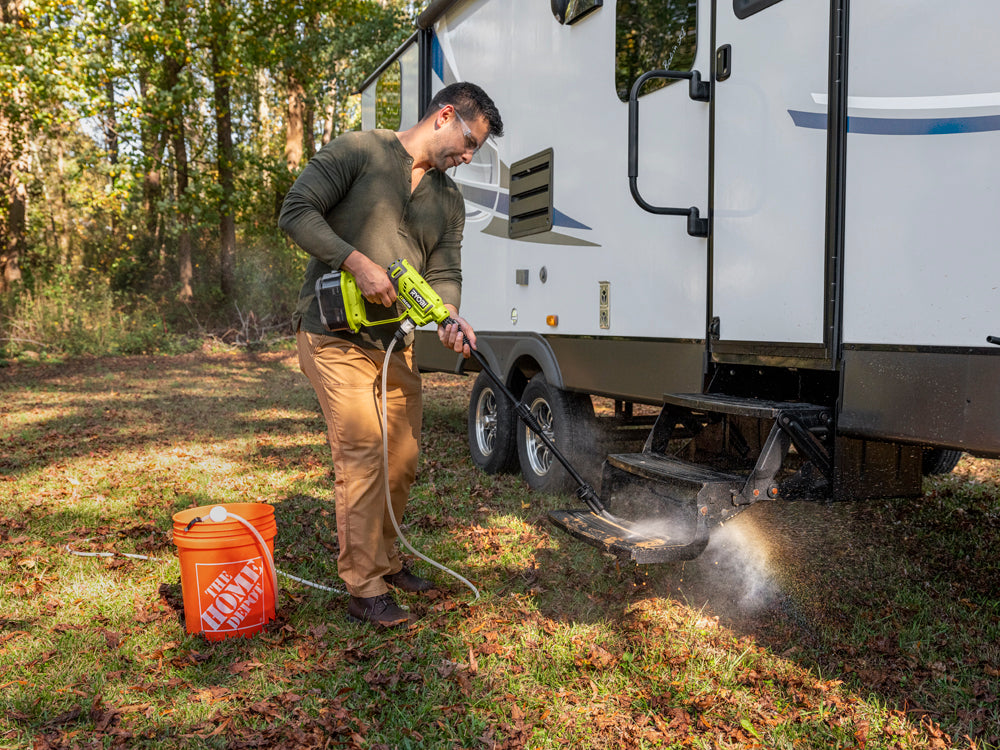 RYOBI ONE+ 18-Volt 320 PSI 0.8 GPM Cordless Cold Water Power Cleaner with 4.0 Ah Battery and Charger