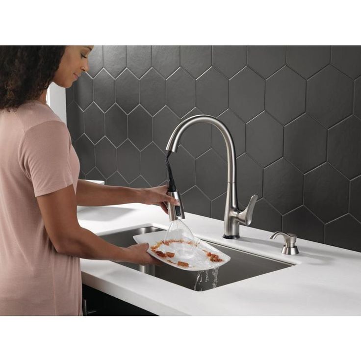 Delta Dunsley VoiceIQ Spotshield Stainless 1-Handle Deck-Mount Pull-Down Touchless Kitchen Faucet