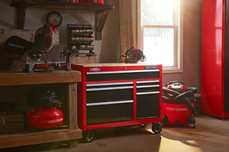 CRAFTSMAN 6-Gallon Single Stage Portable Electric Pancake Air Compressor (3-Tools Included)